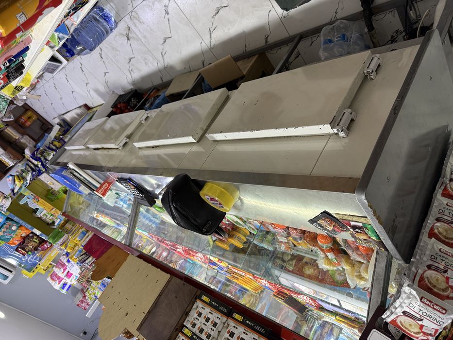 Витрина холодилник 3 метр Срочна сотилади