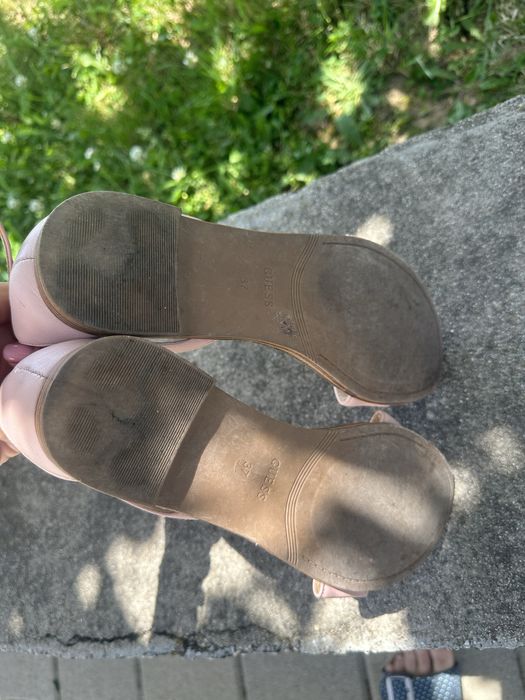 Кожени сандали Guess