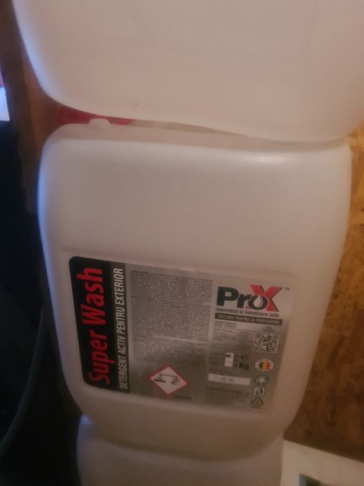 Vand 4 bidoane plastic de 22 l la 15lei bucata Timișoara