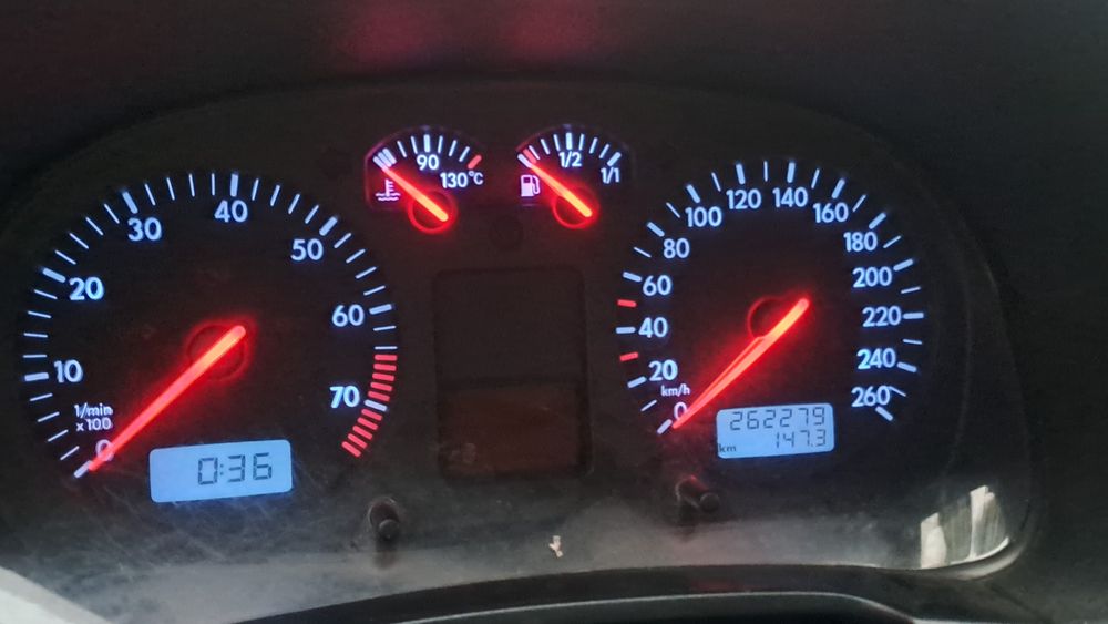Volkswagen Golf benzină, 2.156 € — imagine 5