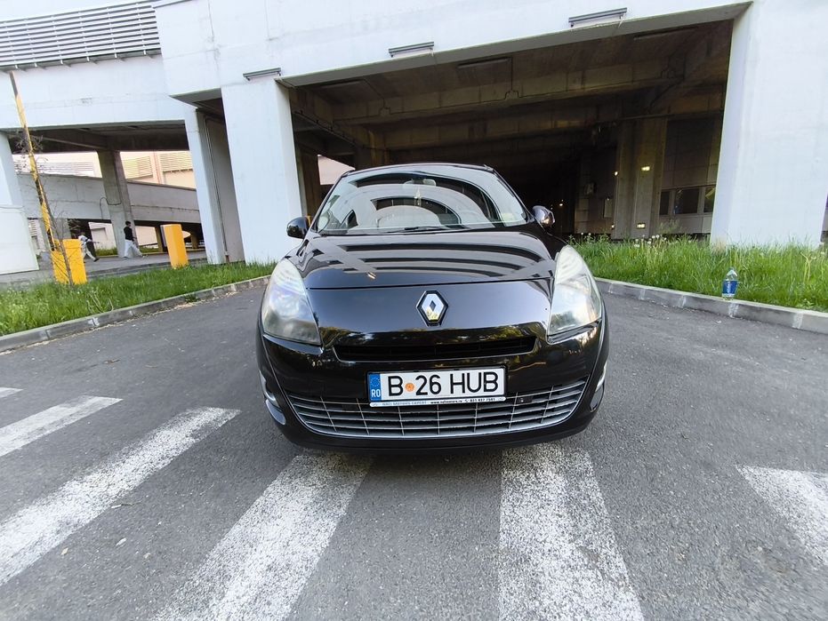 RENAULT Grand Scenic