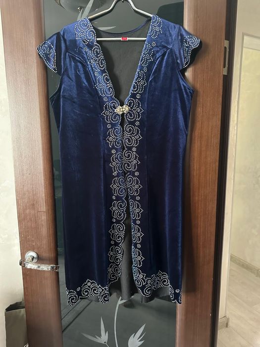 Продам платья женские