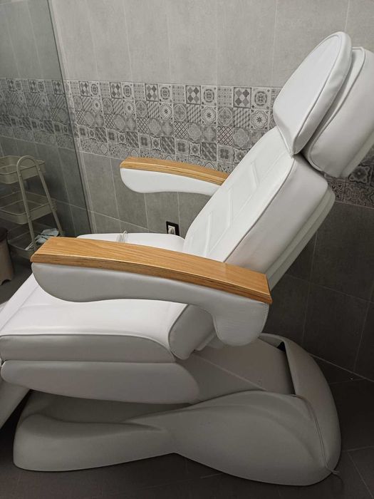 Козметичен и масажен стол