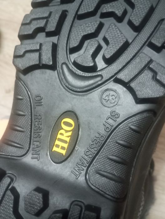 Продам ботинки зимние