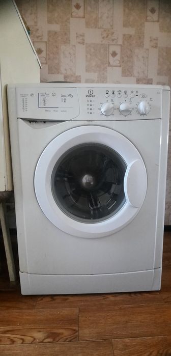 Стиральная машина Indesit WIL 85