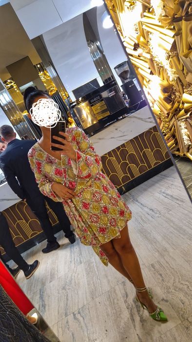 Asos nouă,cu etichetă