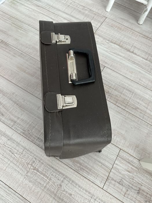 Шефна машина в куфар