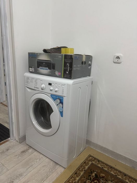 Продается принтер и стиралка. Принтер 35тыс. Стиралка 80к . Торг есть