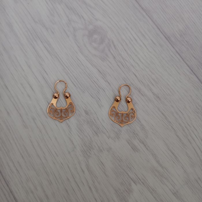Продам серьги золотые