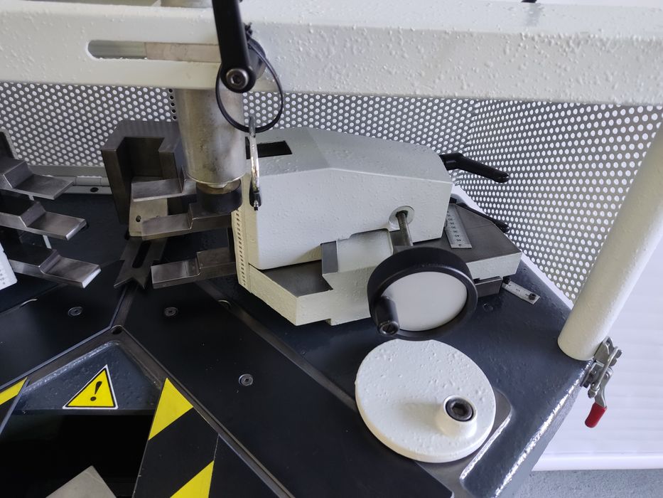 Автоматична ъглонабивна машина PRESSTA EISELE 2000 - Германия