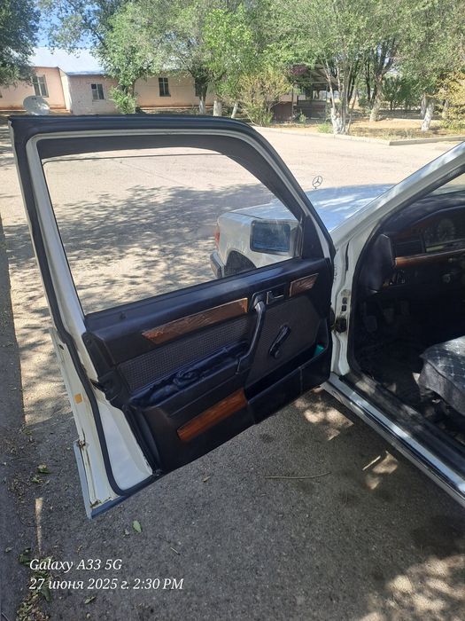 Мерседес 190  механик 1992