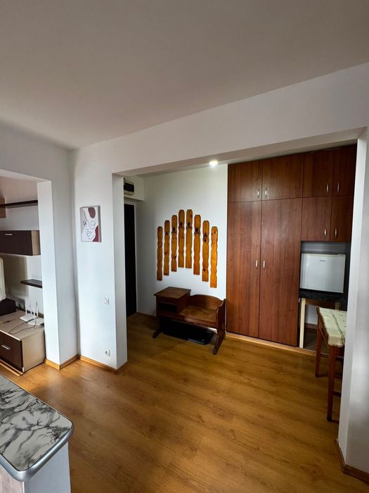 Apartament renovat de închiriat cu 4 camere