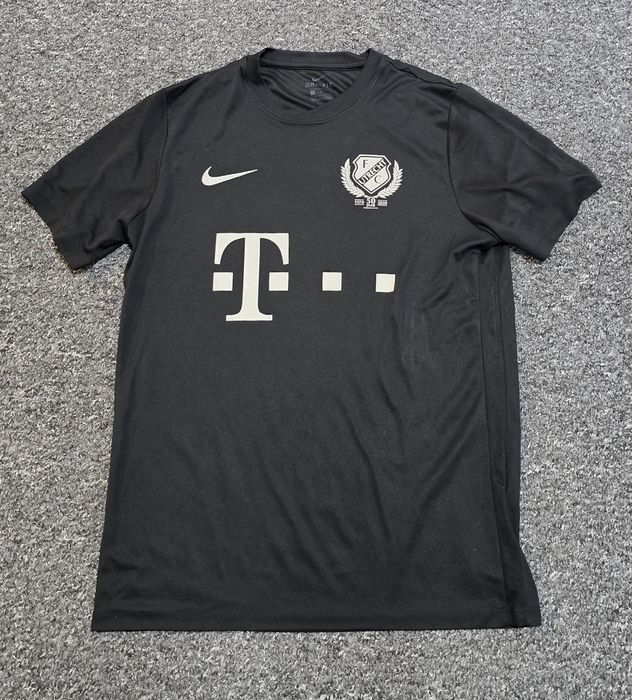 Nike тениска L размер