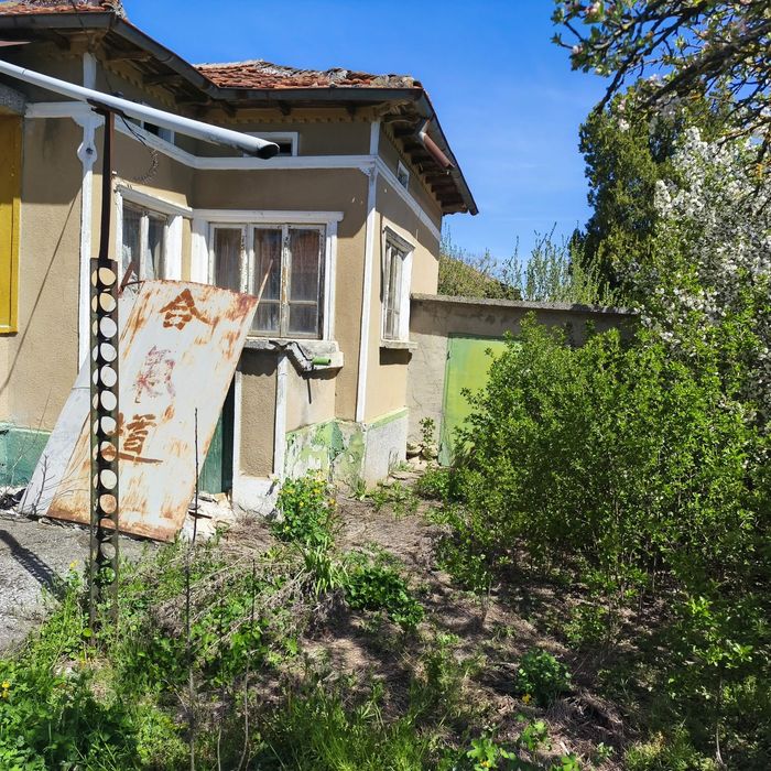 Продавам къща в село Овчарово,Добрич