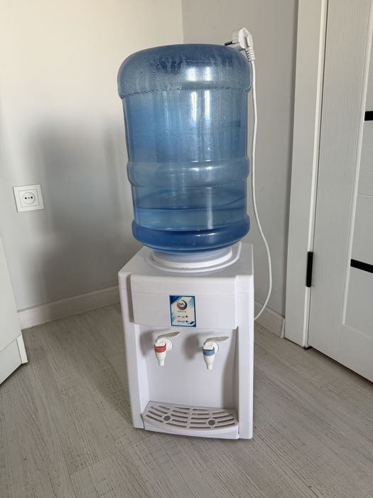 Кулер для воды на стол