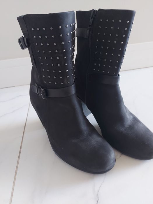 Продам женские сапожки