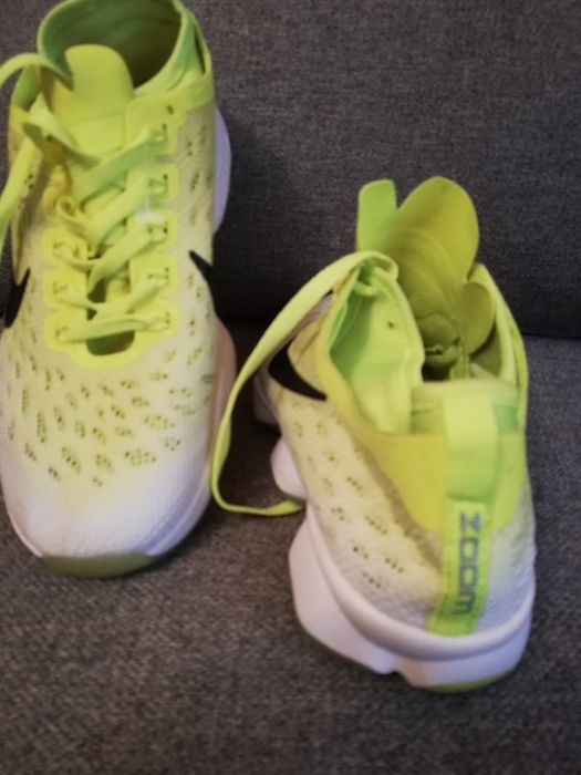 Обувки. Спортни юношески.