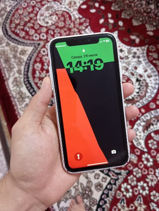 iPhone 11 sotiladi."