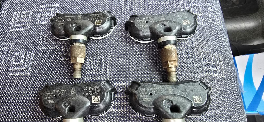 TPMS налягане на гумите са вентили за Peugeot, Citroën, Renault.