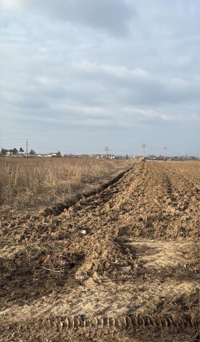 Vand teren  in Crevedia Dambovita