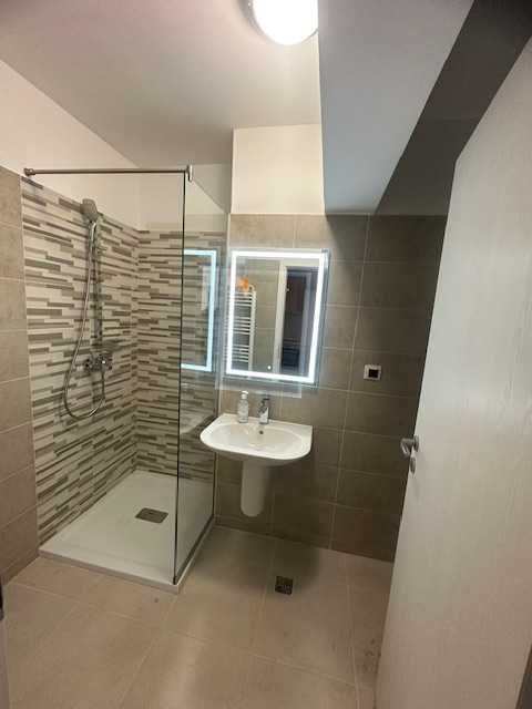 Inchiriez apartament 2 camere in Viva City