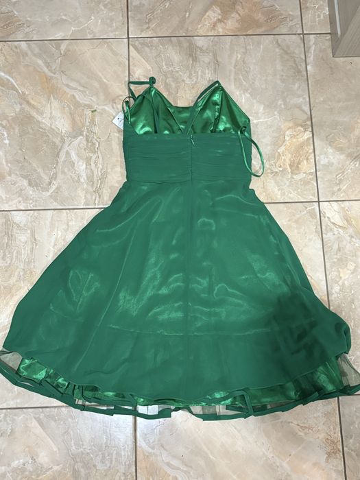 Елегантни къси рокли