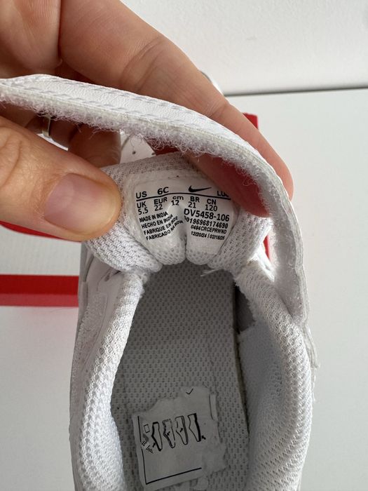 Маратонки Nike 22