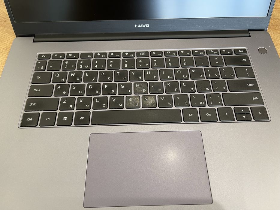 Huawei MateBook D15 (Ryzen 5 / 8 ГБ / SSD 512 ГБ)