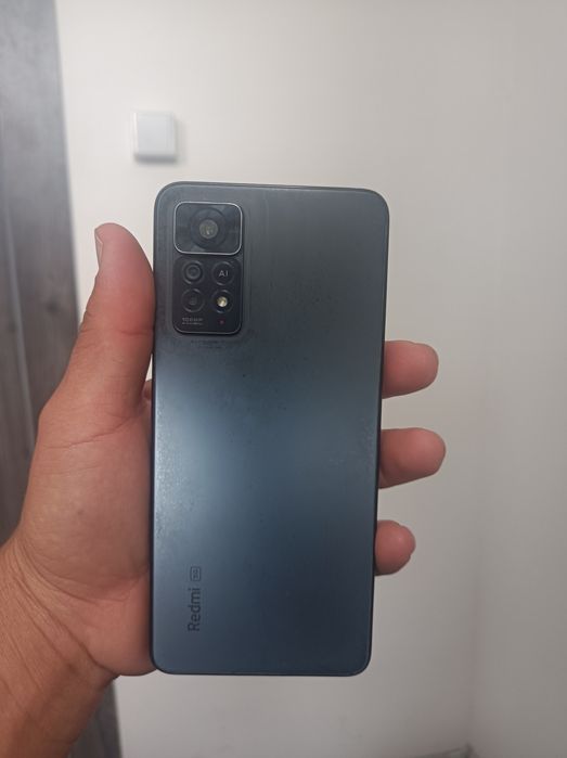 Redmi note 11 pro 5 G 4:64 holati yaxshi