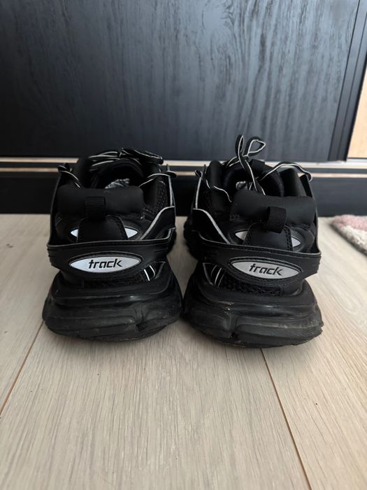 Balenciaga track
