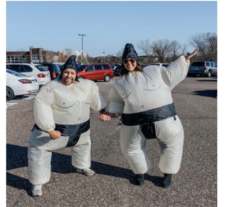 Парти надуваеми костюми за цялото семейство за всеки повод