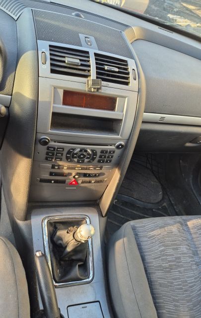 Far stanga Peugeot 407 prima generatie