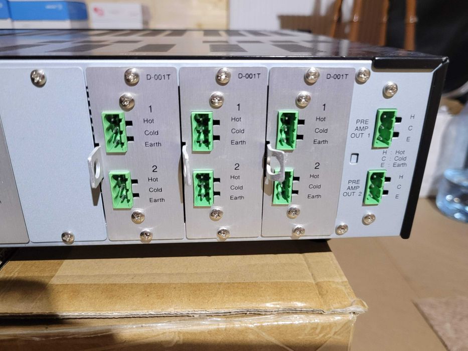 Amplificator profesional TOA M-9000M2 cu MIXER matricial modular