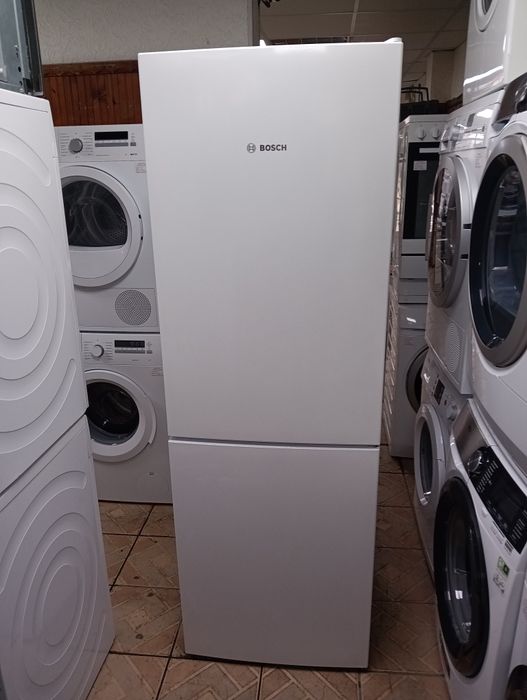 Като нов комбиниран хладилник с фризер Bosch А+++ 2 години Гаранция!