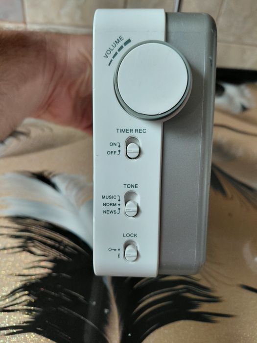 Vind radio portabil și la curent Sangean PR-D8,model foarte rar