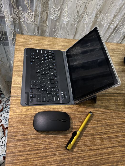 Планшет G2000 серого цвета