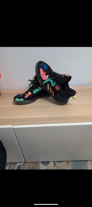 Vând adidași baschet Adidas harden