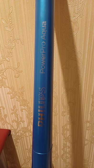 Продается вертикальный пылесос.