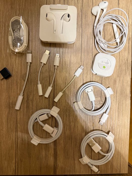 Зарядки для айфона и аксессуары