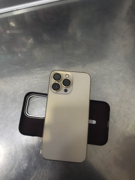 Iphone 13 pro gold