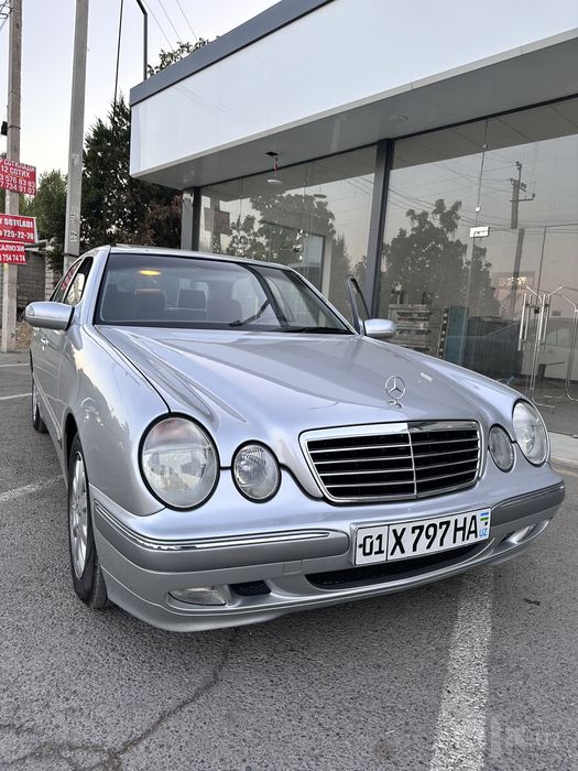 Mercedes benz w210. E200