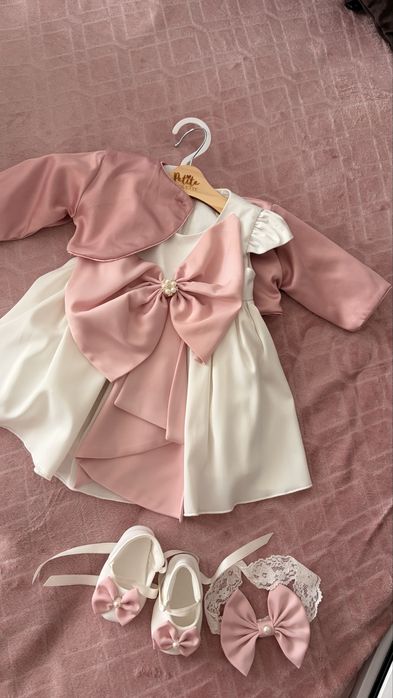 Set botez  boleroul nu a fost purtat