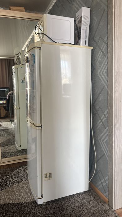 Продам Холодильник LG