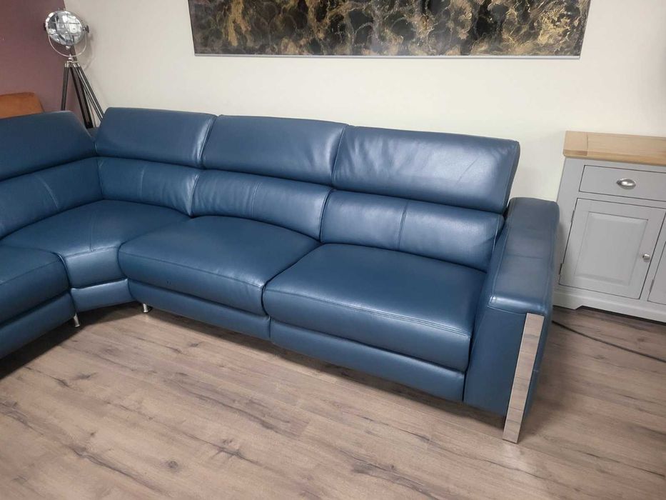 Тюркоазено син кожен ъглов диван Torres с ел. релакс механизъм
