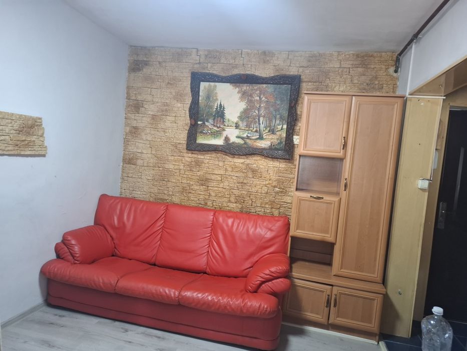 Închiriez garsoniera zona Penny, 1200 lei
