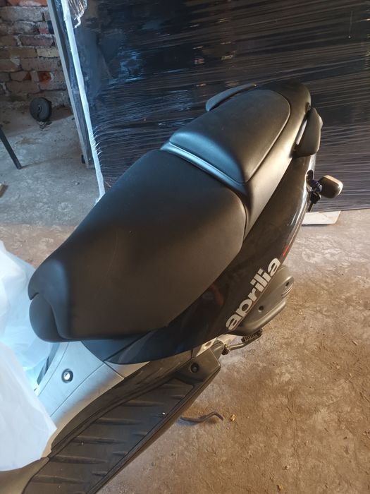 Продавам Aprilia sr 50