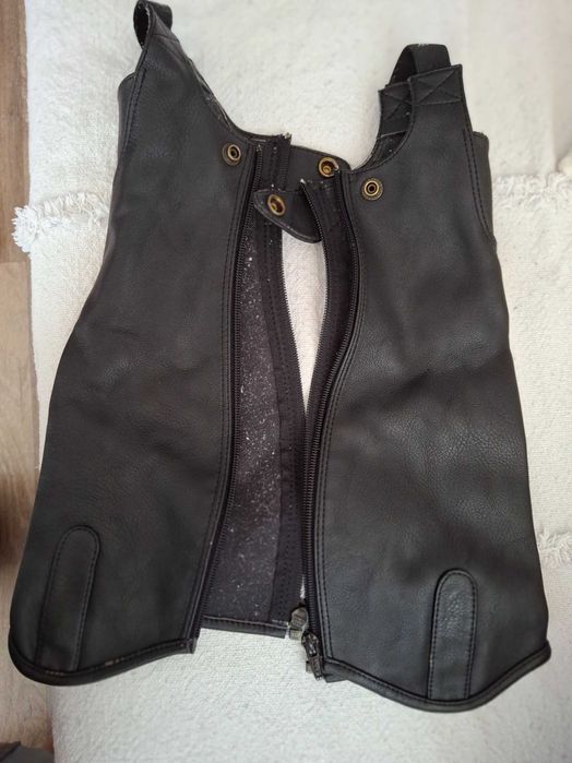 Чапси за конна езда