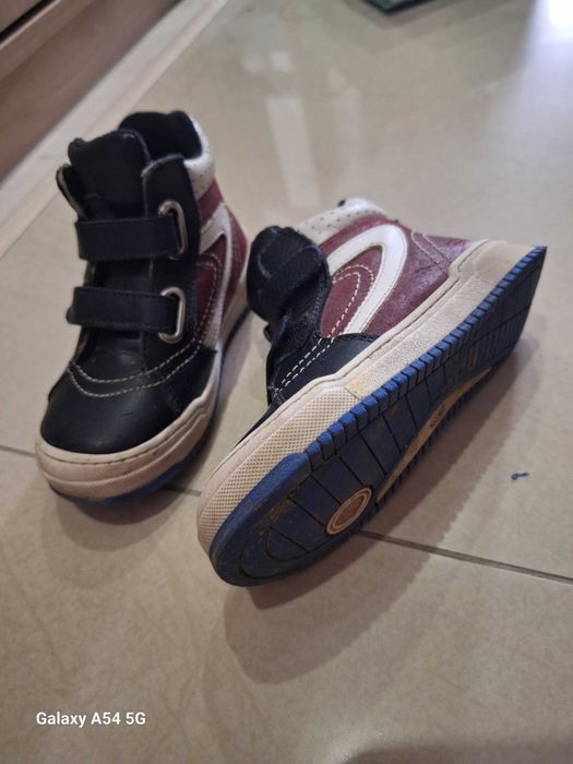 Ghetute si papuci de interior nr 25