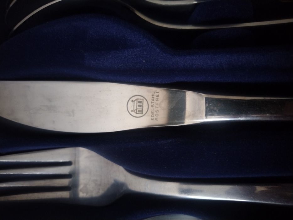 Комплект прибори за хранене 23/24 карата златно покритие 70 броя 
Olym