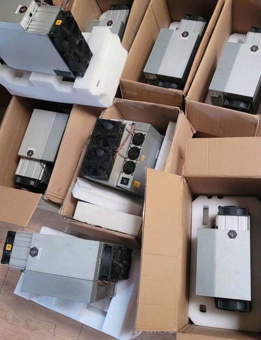 BITMAIN Antminer Z15 Pro 860k/sol 2780W – чисто нов майнер с гаранция